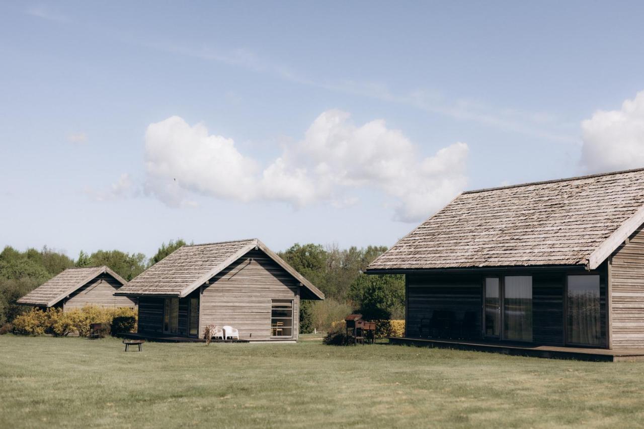Durbes Atvari - Brivdienu Majas Ar Saunu Exterior foto