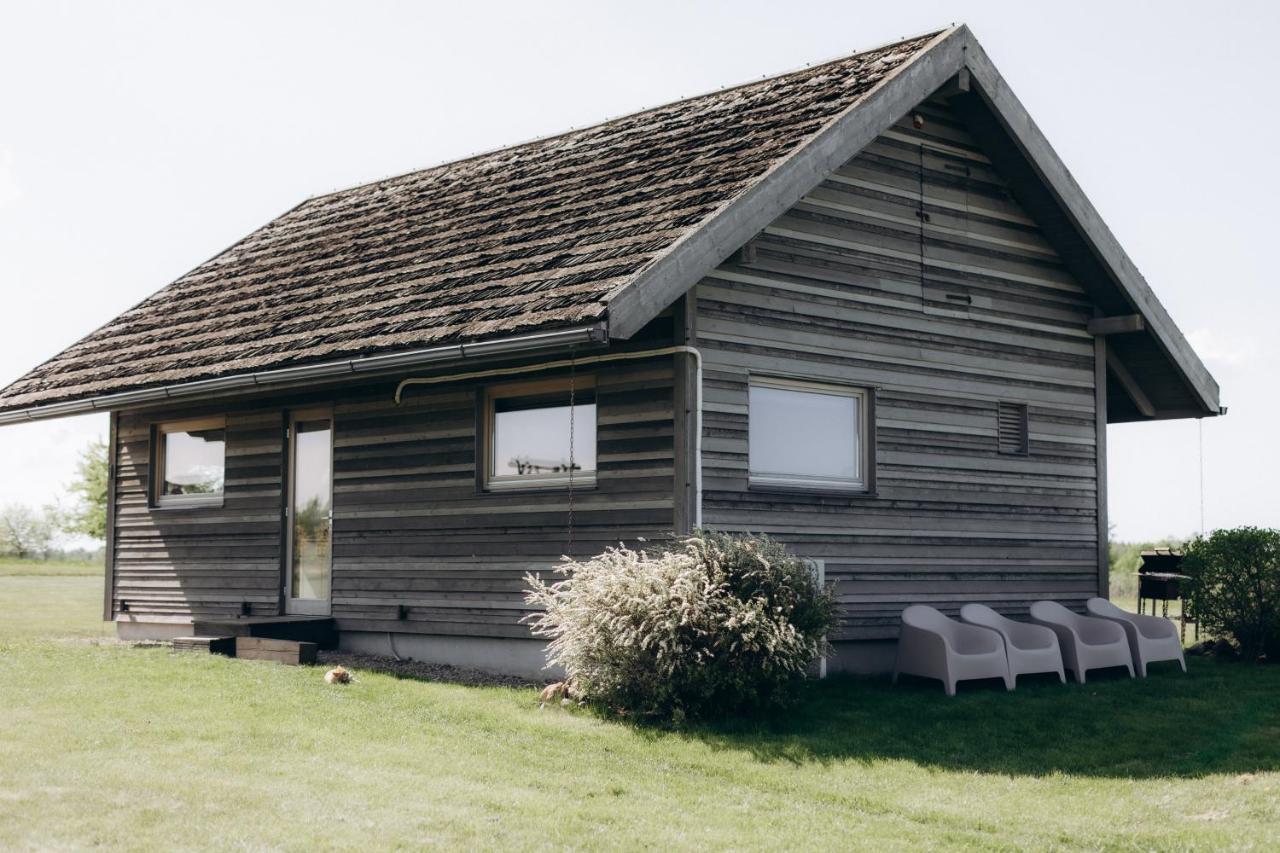 Durbes Atvari - Brivdienu Majas Ar Saunu Exterior foto